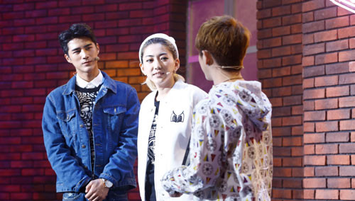 姜潮刘忻吻戏曝光 快男超女今昔大揭秘