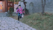 长腿Boy王源速度与智慧兼具